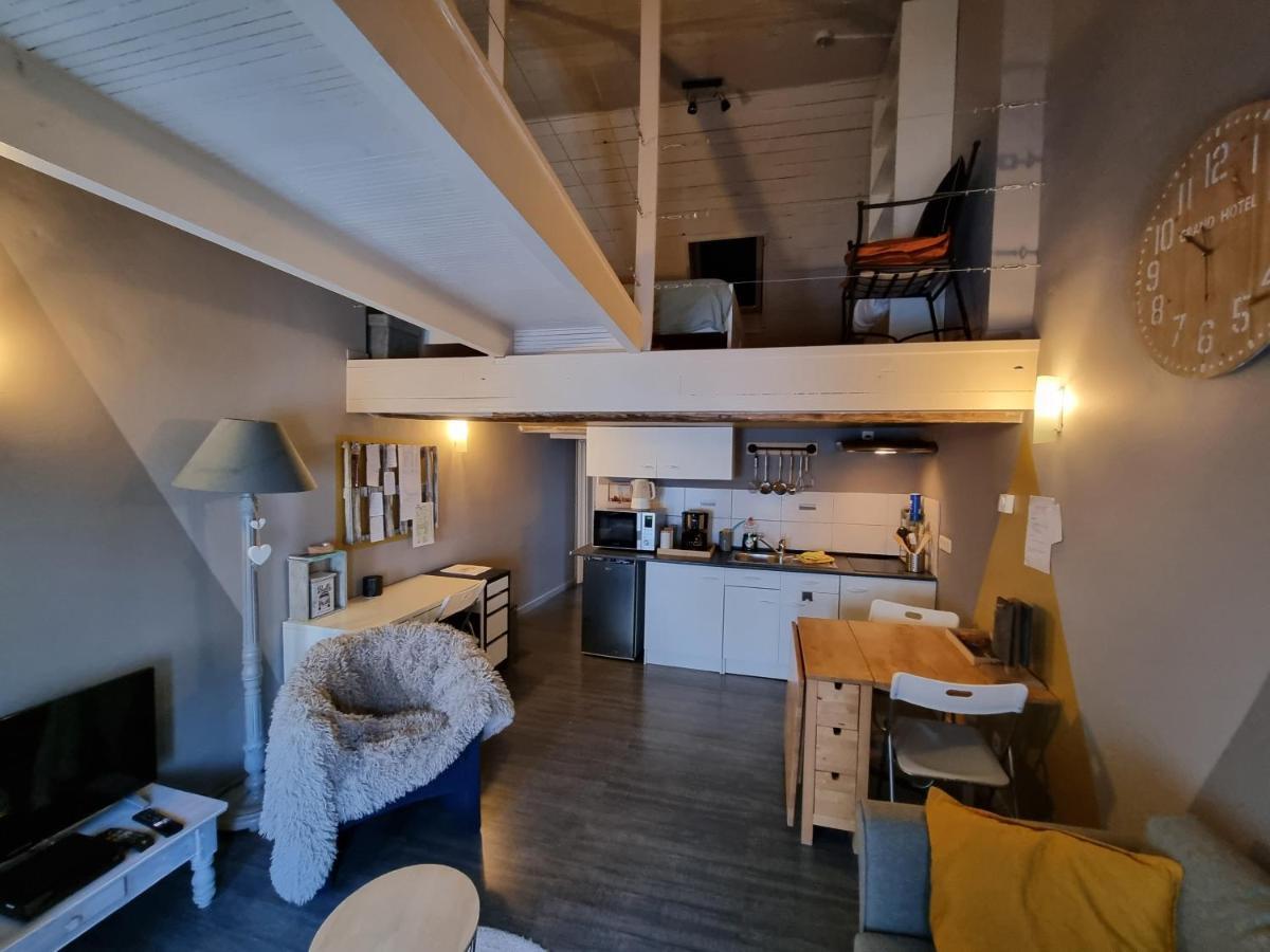 Studio Au Centre De Chimay, Arrivee Autonome Екстериор снимка