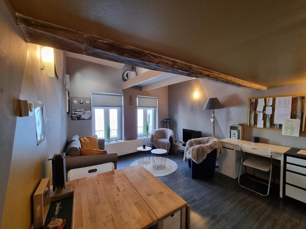 Studio Au Centre De Chimay, Arrivee Autonome Екстериор снимка